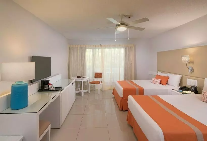 اتاق لوکس با چشمانداز استخر, Sunscape Puerto Plata All Inclusive
