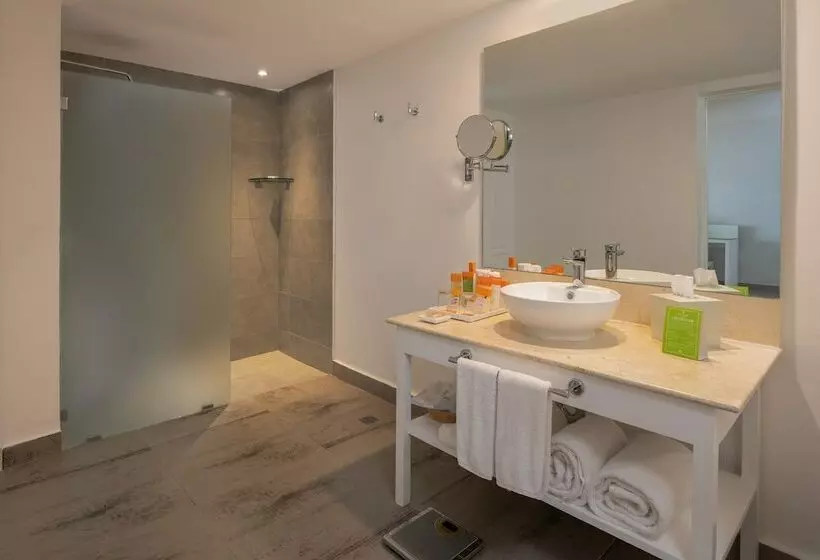 اتاق لوکس با چشمانداز استخر, Sunscape Puerto Plata All Inclusive