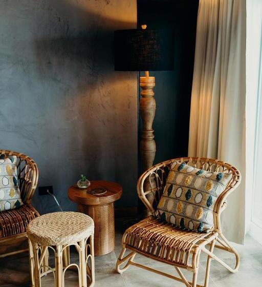 اتاق استاندارد با تخت بزرگ, The Waves At Cane Bay