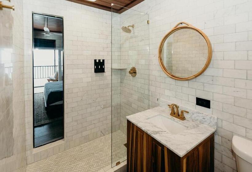 اتاق استاندارد با تخت بزرگ, The Waves At Cane Bay