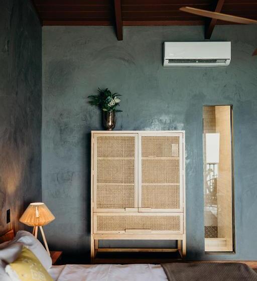 اتاق استاندارد با تخت بزرگ, The Waves At Cane Bay