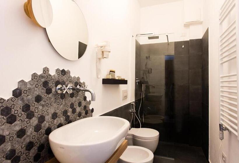 غرفة قياسية مزوَّدة بشُرفة, Villa Edera & La Torretta