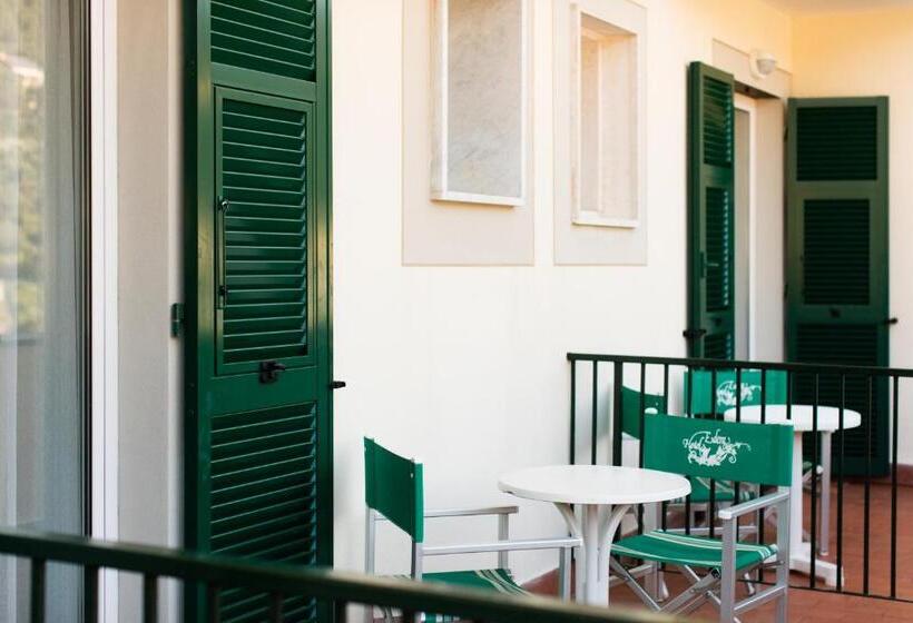 غرفة قياسية مزوَّدة بشُرفة, Villa Edera & La Torretta