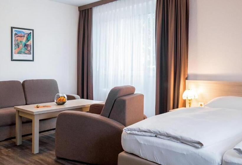 Standard Triple Room, Air Hotel Wartburg