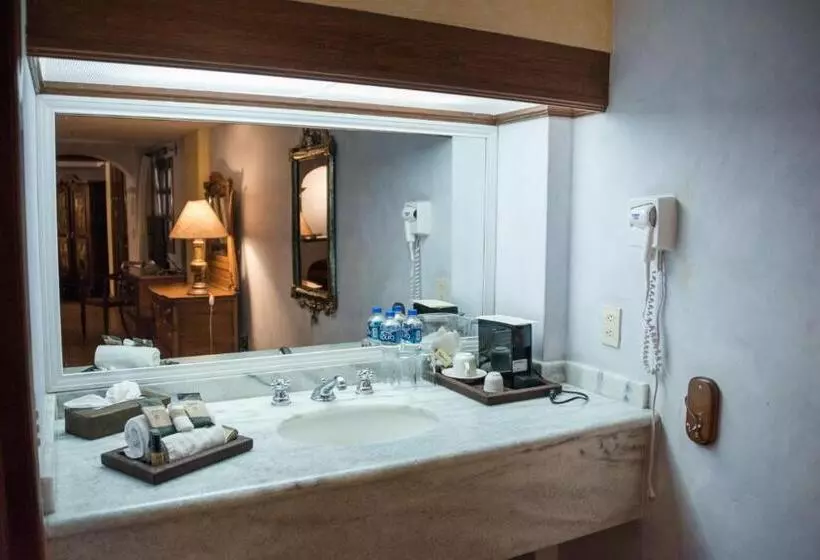سوییت, Boutique Naura Centro