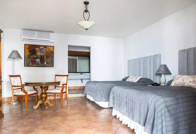 سوییت, Boutique Naura Centro