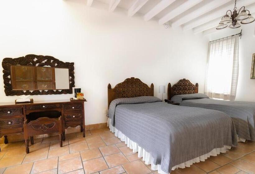 جناح, Boutique Naura Centro