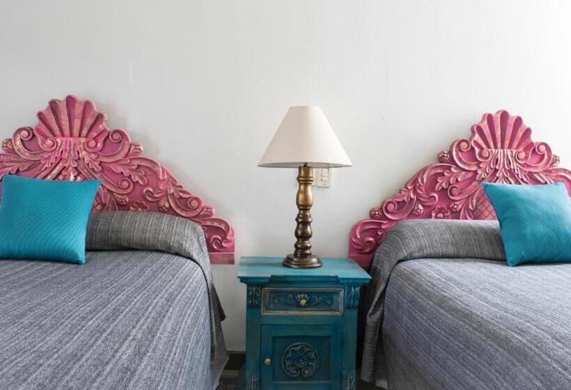 جناح, Boutique Naura Centro