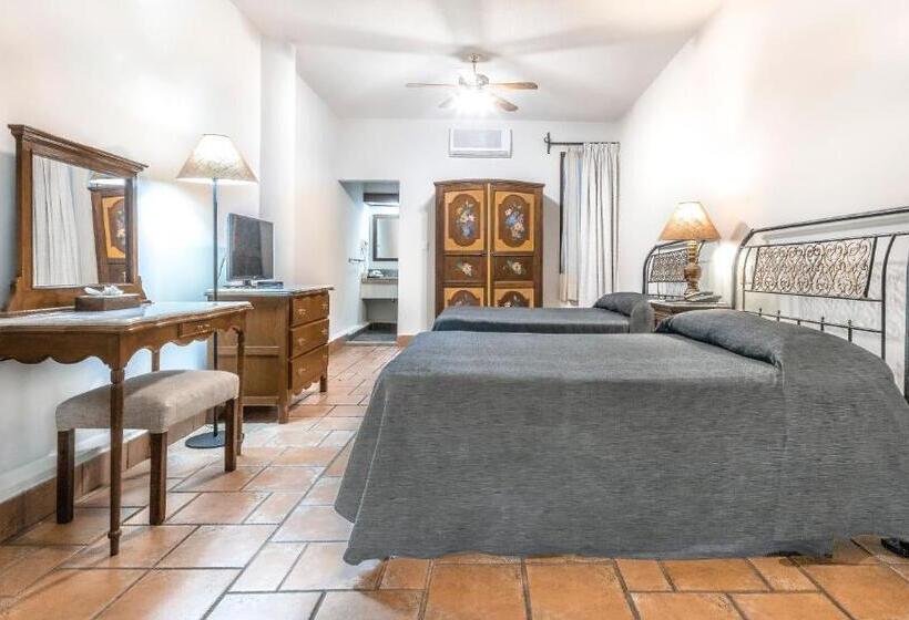 جناح, Boutique Naura Centro