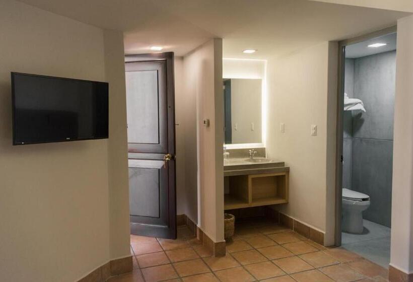 غرفة قياسية, Boutique Naura Centro