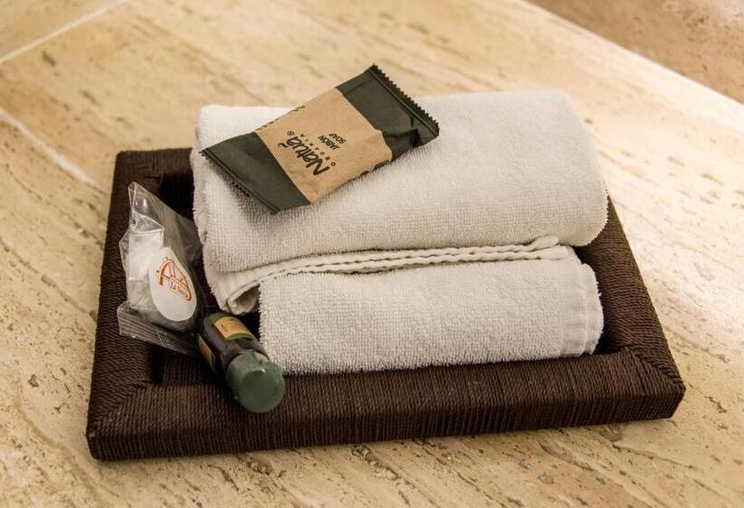 جناح سرير كينج, Boutique Naura Centro