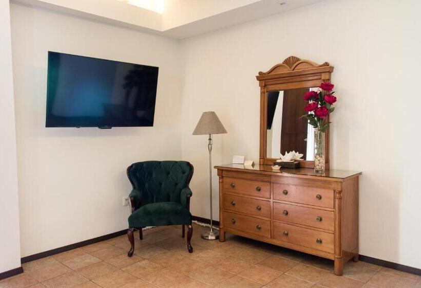 جناح سرير كينج, Boutique Naura Centro