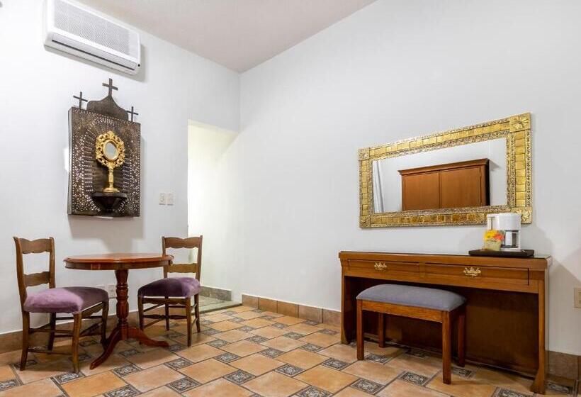 جناح سرير كينج, Boutique Naura Centro