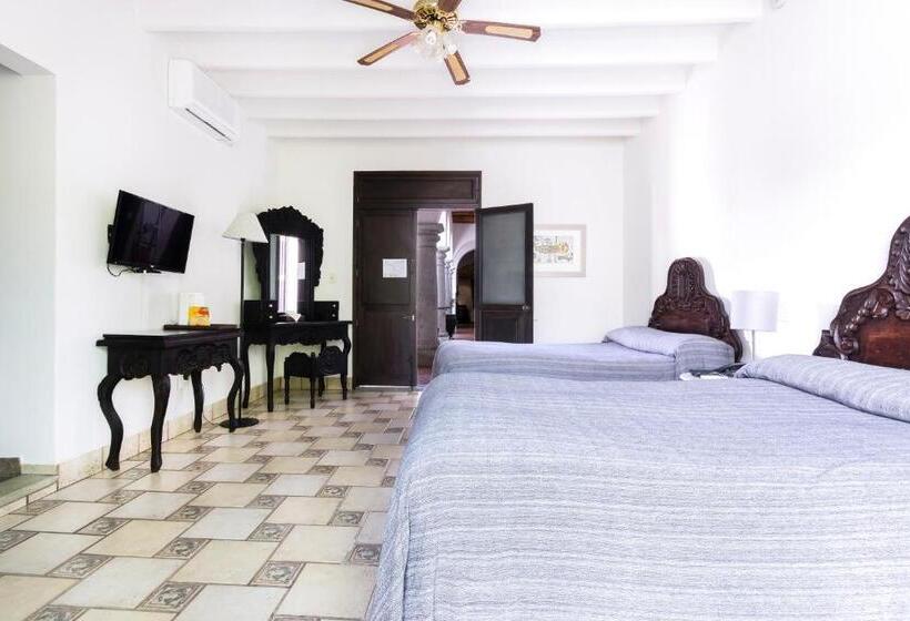 جناح, Boutique Naura Centro