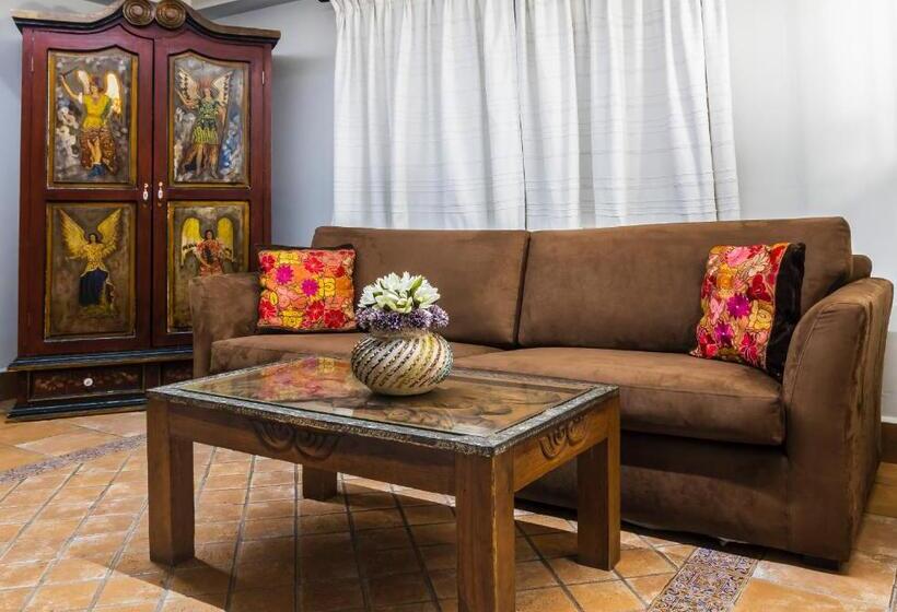 Люкс, Boutique Naura Centro