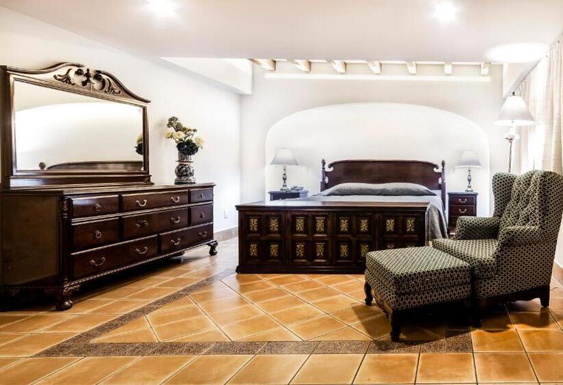 جناح, Boutique Naura Centro