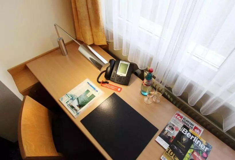 Standard Single Room, Abacus Tierpark