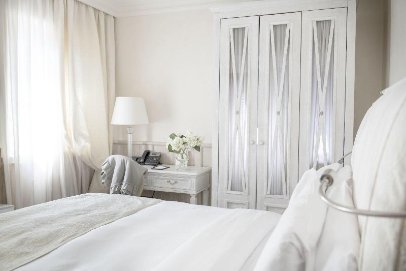 Camera Standard, Barocco