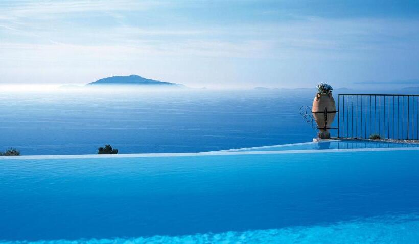 山の見えるジュニアスイート, Caesar Augustus