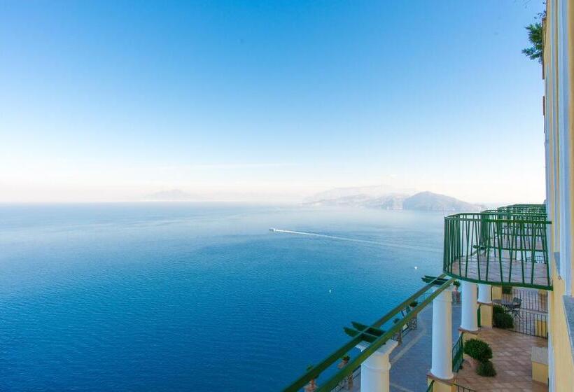 オーシャンビューデラックスルーム, Caesar Augustus