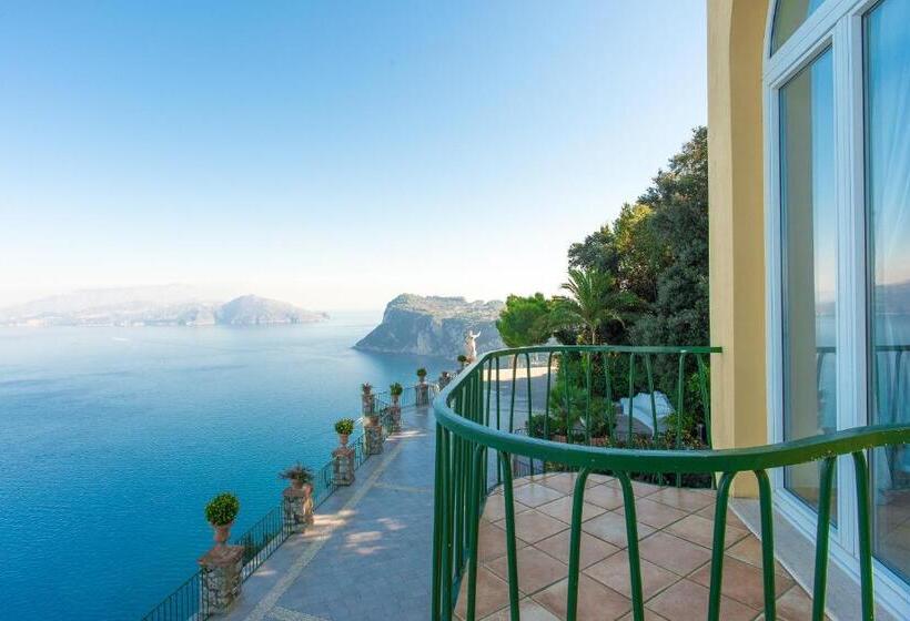 オーシャンビュージュニアスイート, Caesar Augustus