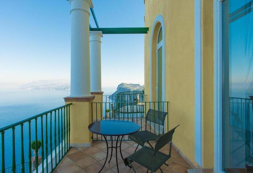 オーシャンビュージュニアスイート, Caesar Augustus