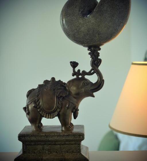 ガーデンビュークラシックルーム, Caesar Augustus