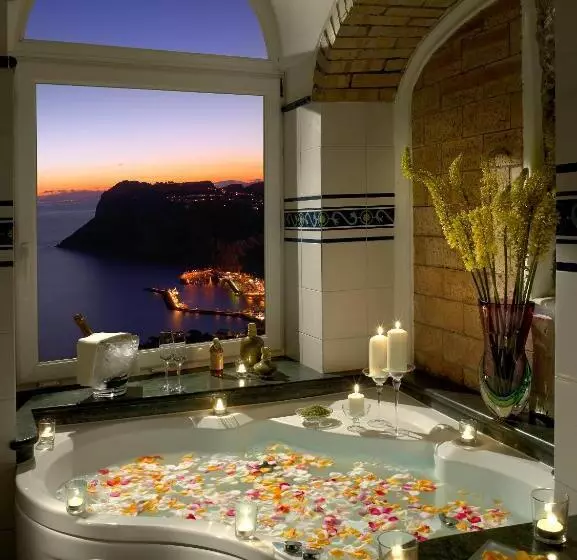 Suite cu Hidromasaj, Caesar Augustus