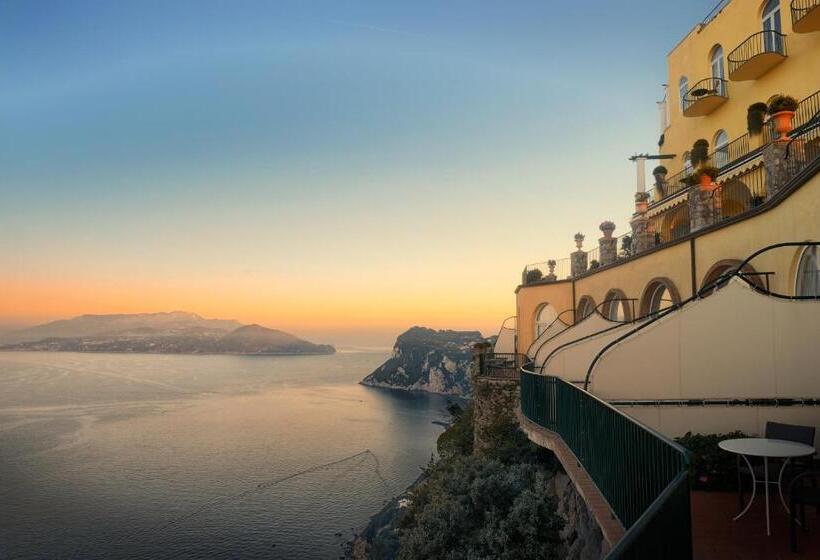 ハイドロマッサージバス付きスイート, Caesar Augustus