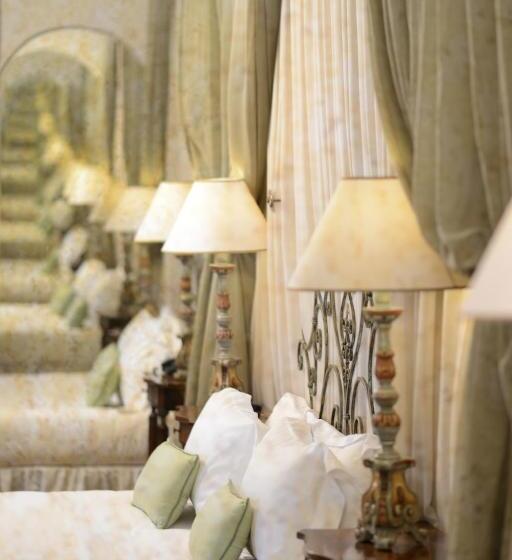 ハイドロマッサージバス付きスイート, Caesar Augustus