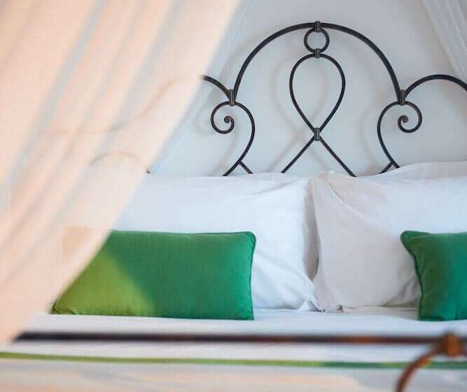 オーシャンビューデラックスルーム, Caesar Augustus