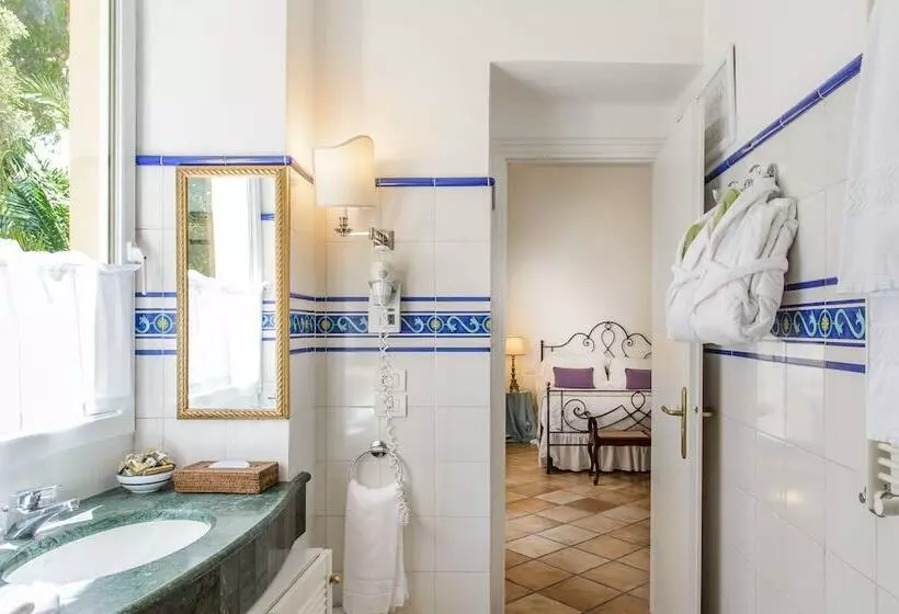 Cameră Clasică cu Vedere spre Gradină, Caesar Augustus