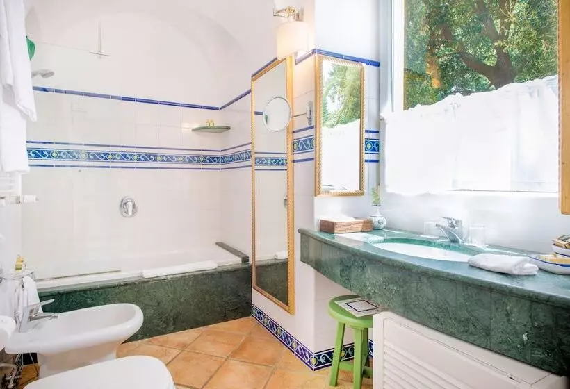 Cameră Clasică cu Vedere spre Gradină, Caesar Augustus