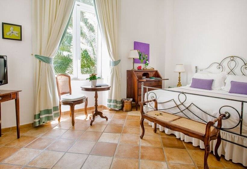 ガーデンビュークラシックルーム, Caesar Augustus