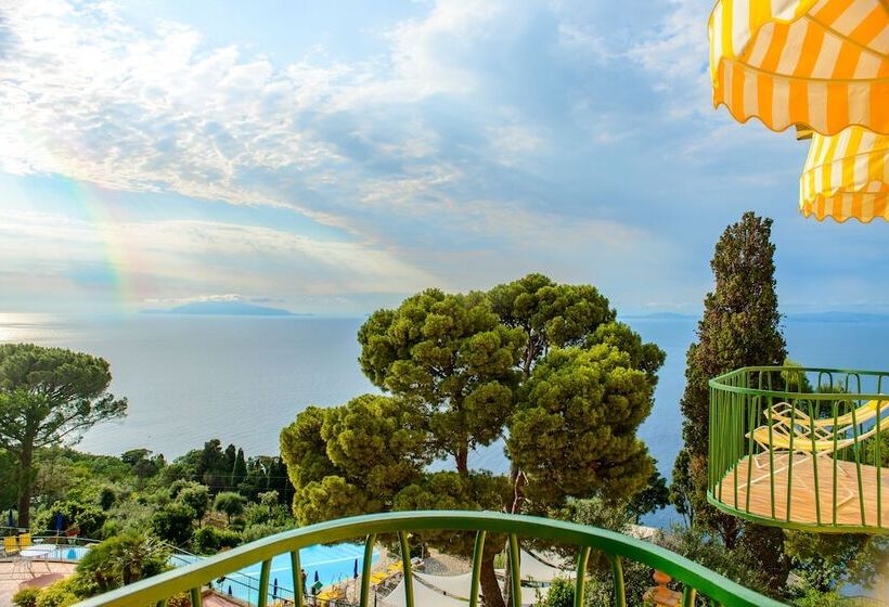 オーシャンビューデラックスルーム, Caesar Augustus