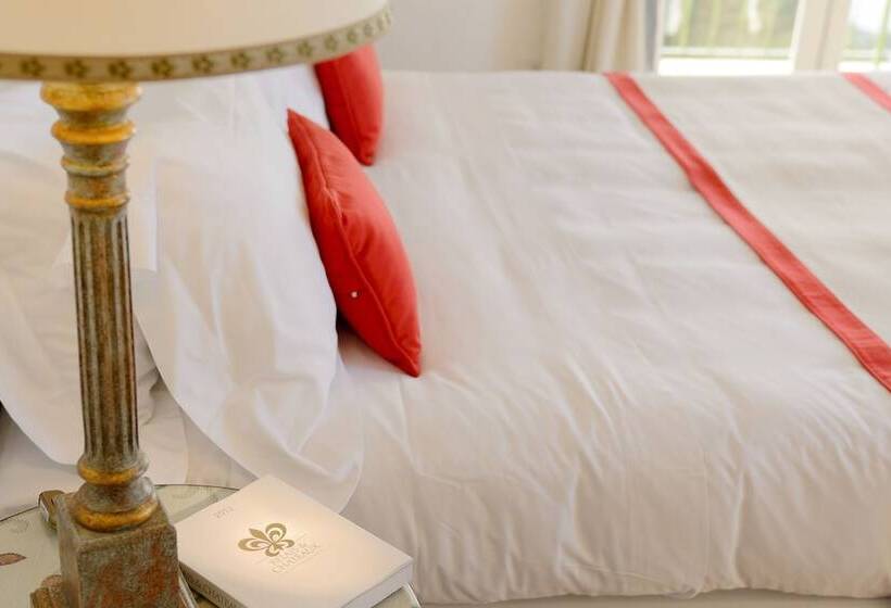 山の見えるジュニアスイート, Caesar Augustus