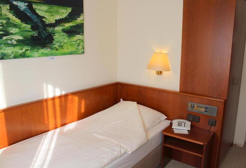 标准单人间, Elbroich