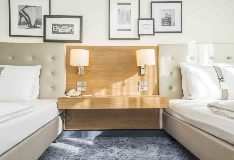 Номер Стандарт 2 Двуспальные Кровати, Holiday Inn Stuttgart, An Ihg