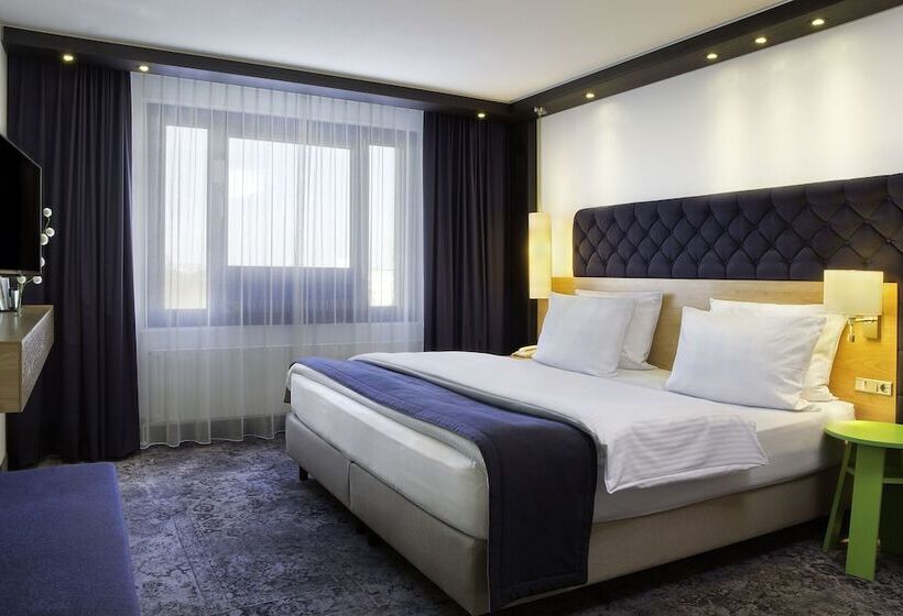 جناح, Holiday Inn Stuttgart, An Ihg