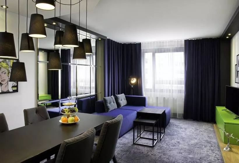 سوییت, Holiday Inn Stuttgart, An Ihg