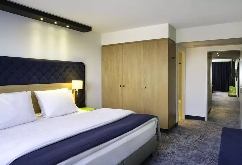 سوییت, Holiday Inn Stuttgart, An Ihg