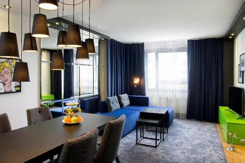 سوییت, Holiday Inn Stuttgart, An Ihg