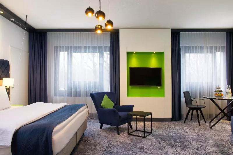 اتاق استاندارد برای معلولان, Holiday Inn Stuttgart, An Ihg