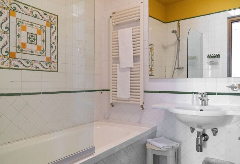 اتاق سوپریور, Ii Guelfo Bianco