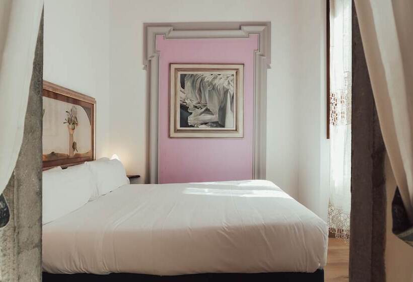 اتاق سوپریور, Ii Guelfo Bianco