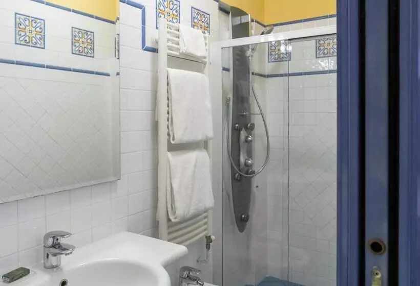 اتاق استاندارد, Ii Guelfo Bianco