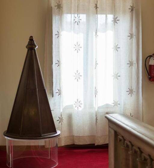 اتاق استاندارد, Ii Guelfo Bianco