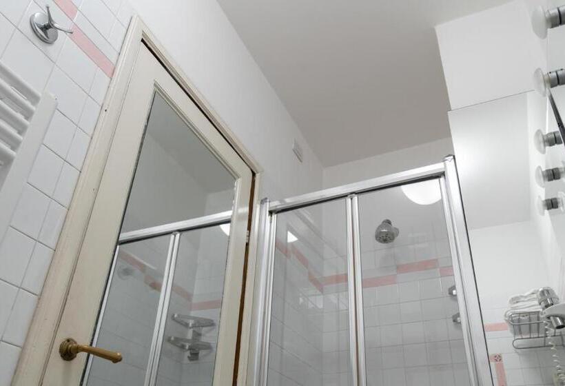 اتاق استاندارد یک نفره, Ii Guelfo Bianco