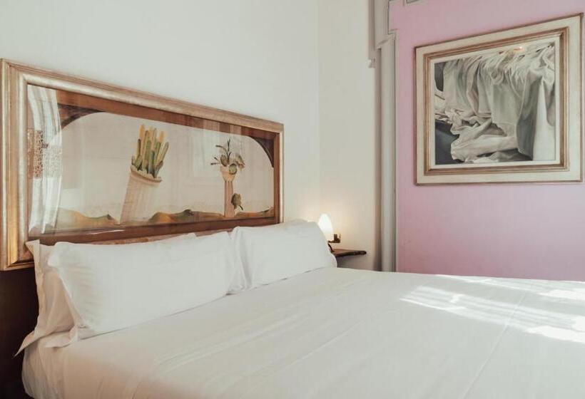 اتاق سوپریور, Ii Guelfo Bianco