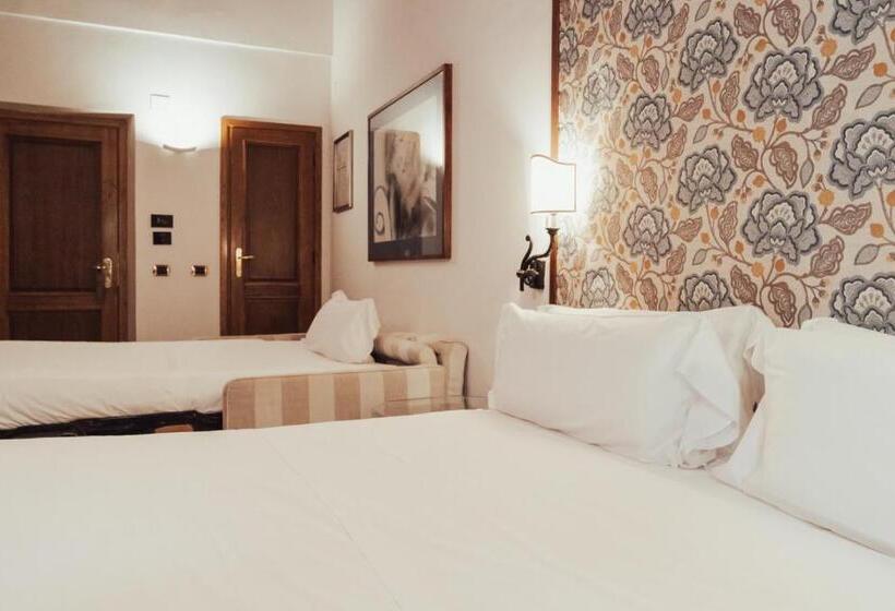 اتاق استاندارد سه نفره, Ii Guelfo Bianco